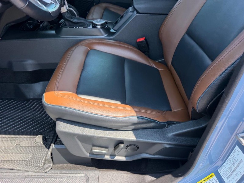 Ford Bronco Vehicle Full-screen Gallery Image 19