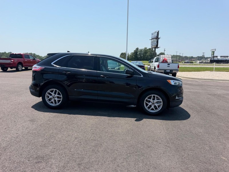 Ford Edge Vehicle Full-screen Gallery Image 04