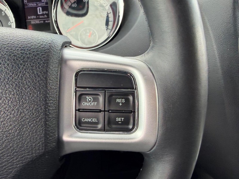 Dodge Grand Caravan Vehicle Full-screen Gallery Image 16