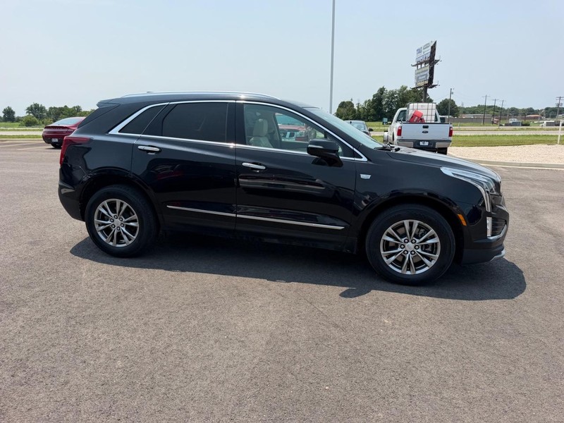 Cadillac XT5 Vehicle Full-screen Gallery Image 04