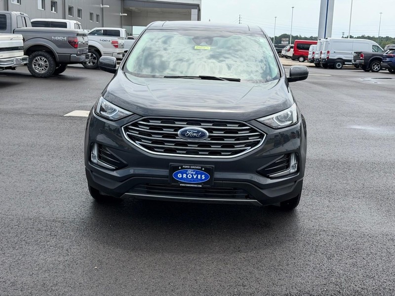 Ford Edge Vehicle Full-screen Gallery Image 02