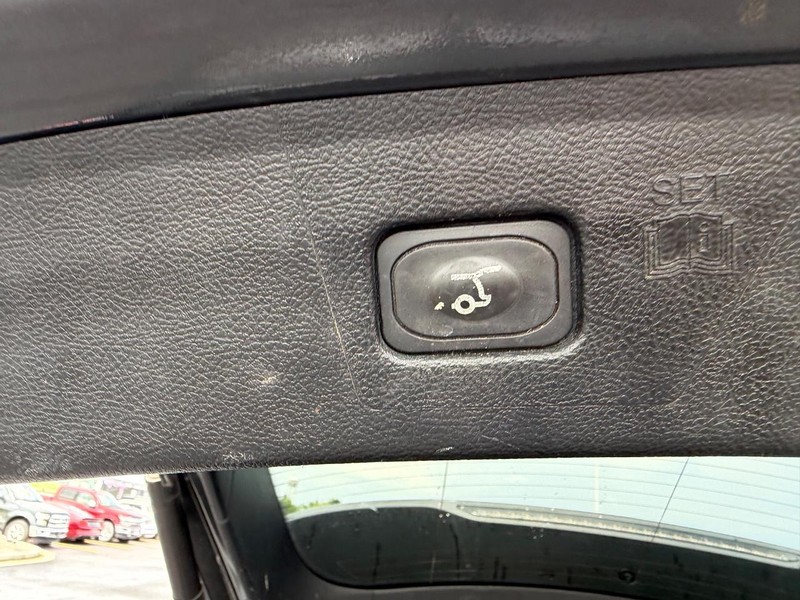 Ford Edge Vehicle Full-screen Gallery Image 08