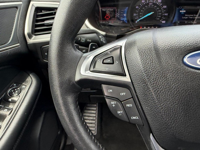 Ford Edge Vehicle Full-screen Gallery Image 14