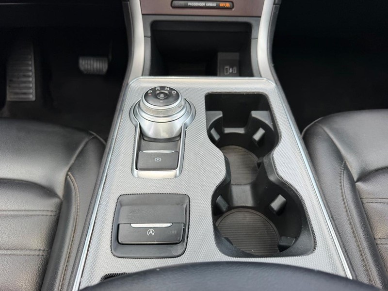 Ford Edge Vehicle Full-screen Gallery Image 18