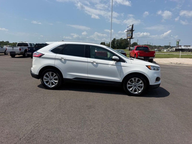 Ford Edge Vehicle Full-screen Gallery Image 04