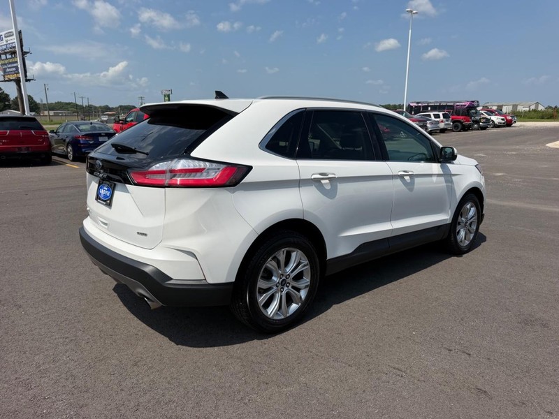 Ford Edge Vehicle Full-screen Gallery Image 05
