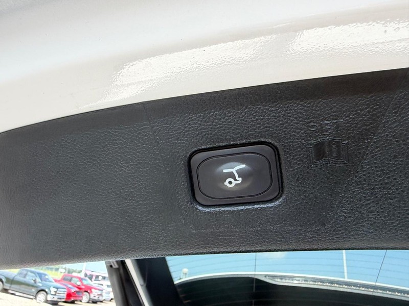 Ford Edge Vehicle Full-screen Gallery Image 08
