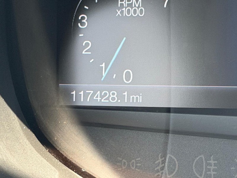 Ford Edge Vehicle Full-screen Gallery Image 22