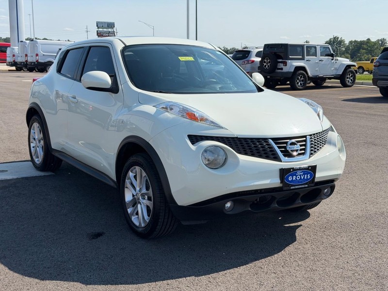 Nissan Juke Vehicle Full-screen Gallery Image 03