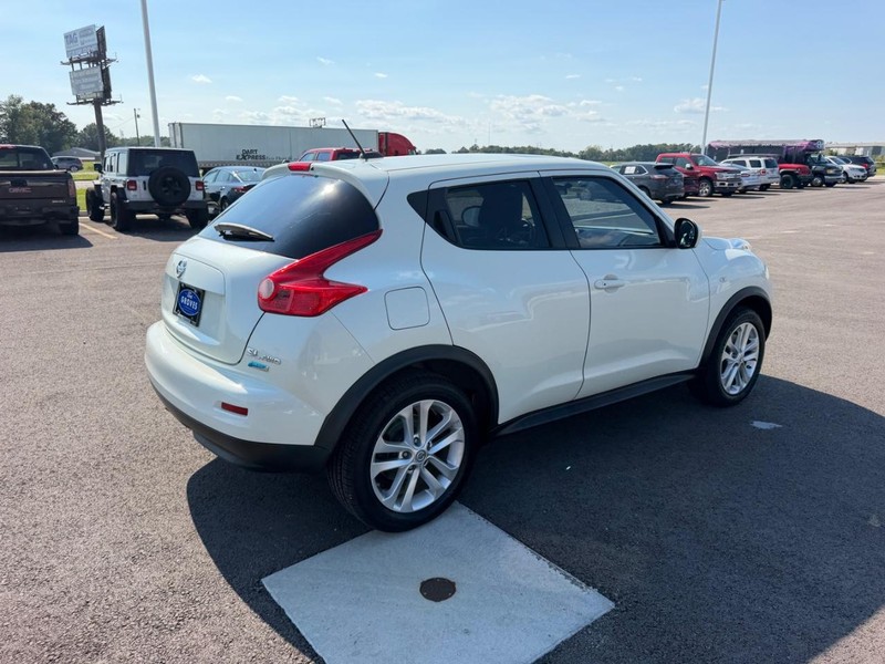 Nissan Juke Vehicle Full-screen Gallery Image 05
