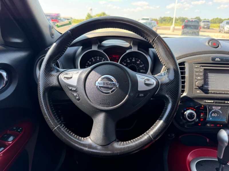 Nissan Juke Vehicle Full-screen Gallery Image 12