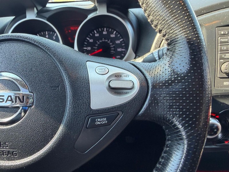 Nissan Juke Vehicle Full-screen Gallery Image 14