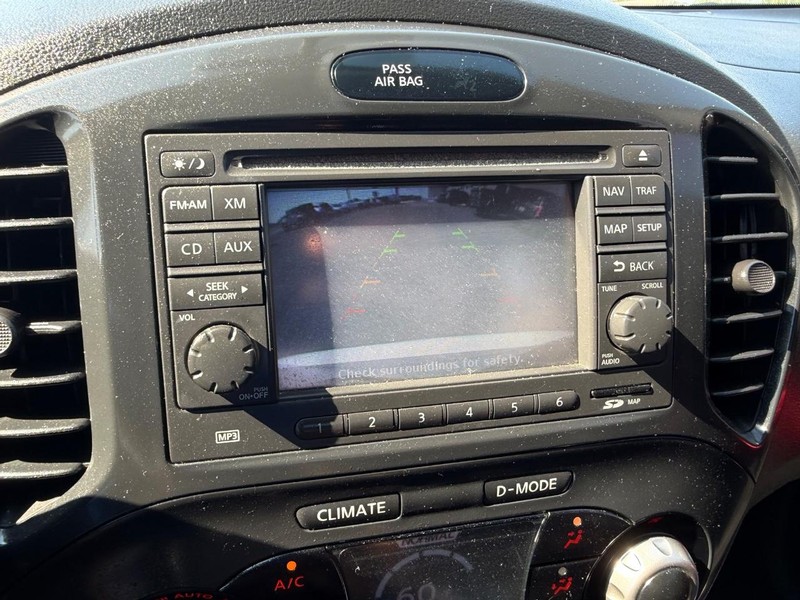 Nissan Juke Vehicle Full-screen Gallery Image 22