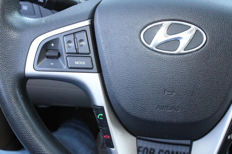2017 Hyundai Accent 4-Door Value Edition photo