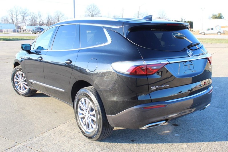 Buick Enclave Vehicle Full-screen Gallery Image 05