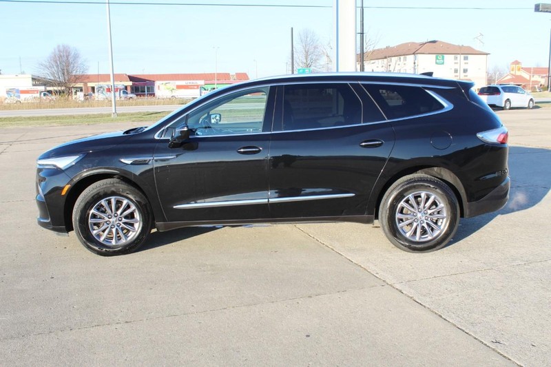 Buick Enclave Vehicle Full-screen Gallery Image 06