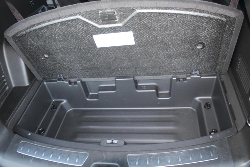 Buick Enclave Vehicle Full-screen Gallery Image 12