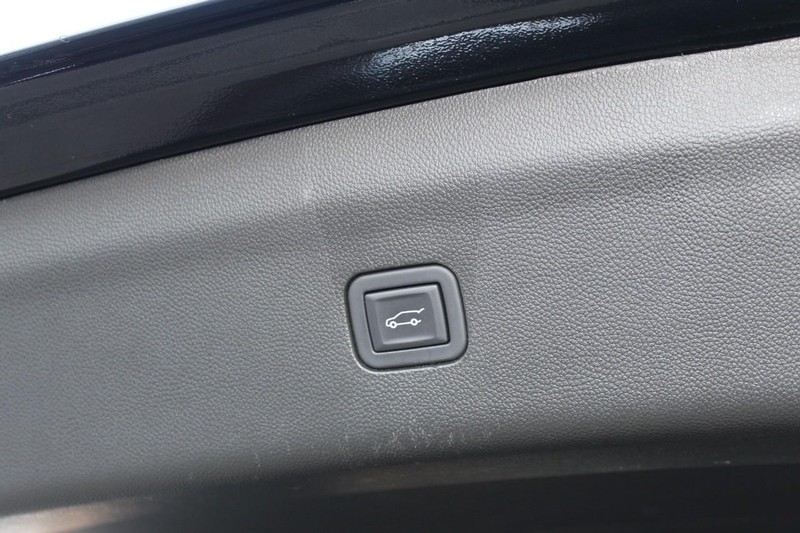 Buick Enclave Vehicle Full-screen Gallery Image 14