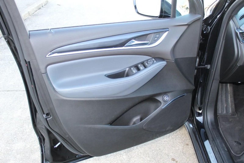 Buick Enclave Vehicle Full-screen Gallery Image 23