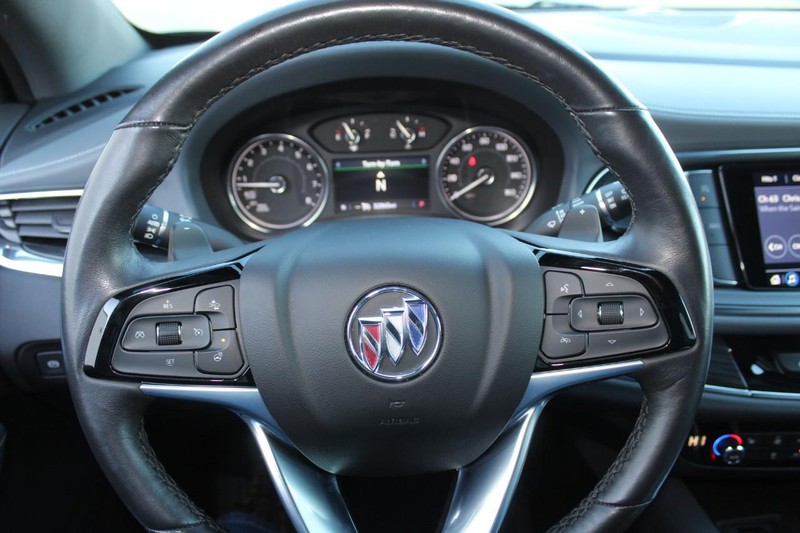 Buick Enclave Vehicle Full-screen Gallery Image 24