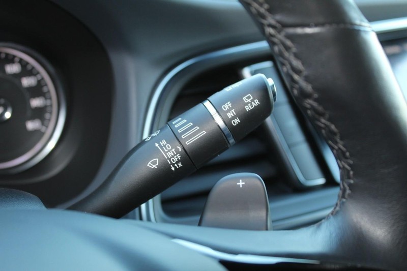 Buick Enclave Vehicle Full-screen Gallery Image 28