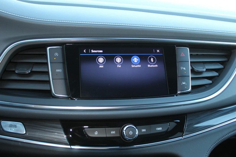 Buick Enclave Vehicle Full-screen Gallery Image 34