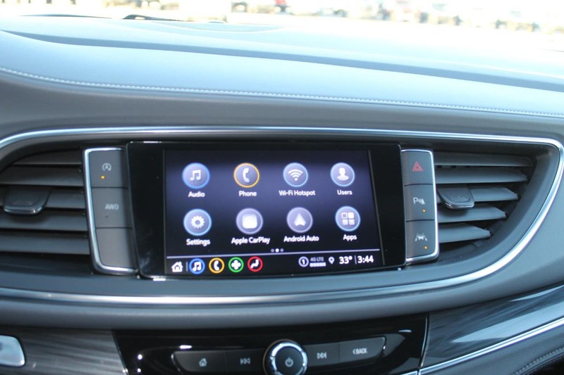 Buick Enclave Vehicle Full-screen Gallery Image 35