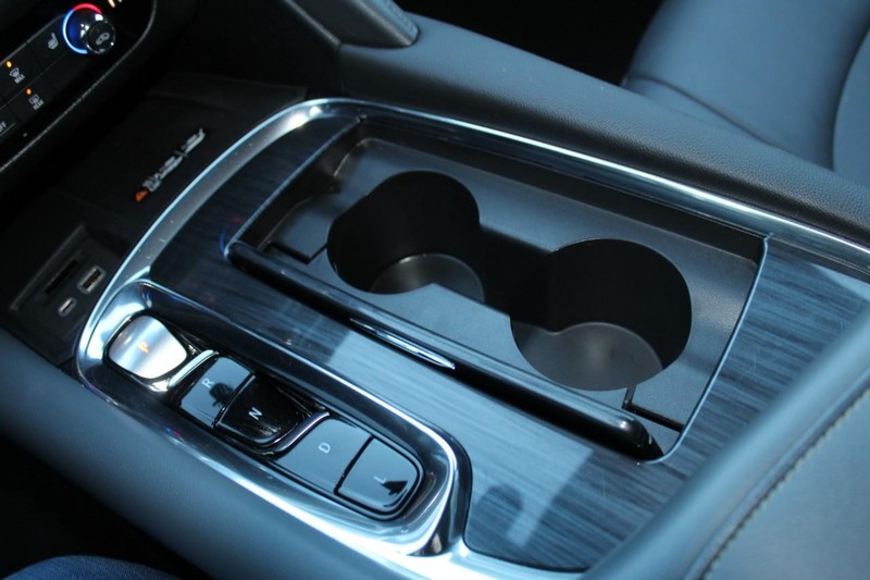 Buick Enclave Vehicle Full-screen Gallery Image 40