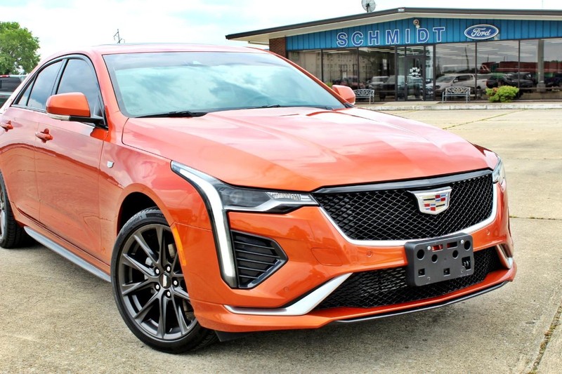 Cadillac CT4 Vehicle Full-screen Gallery Image 08