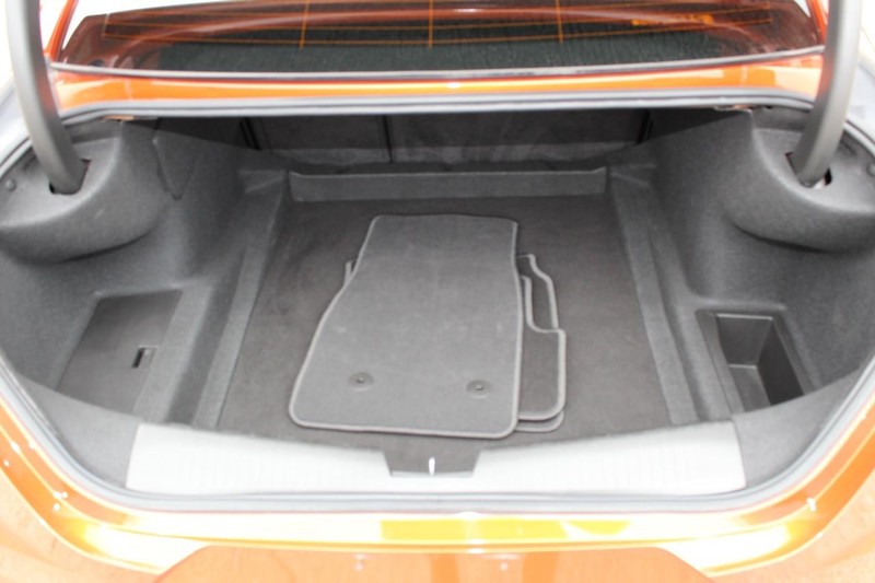 Cadillac CT4 Vehicle Full-screen Gallery Image 11