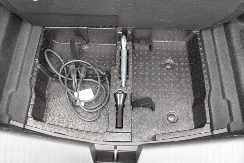 Cadillac CT4 Vehicle Full-screen Gallery Image 12