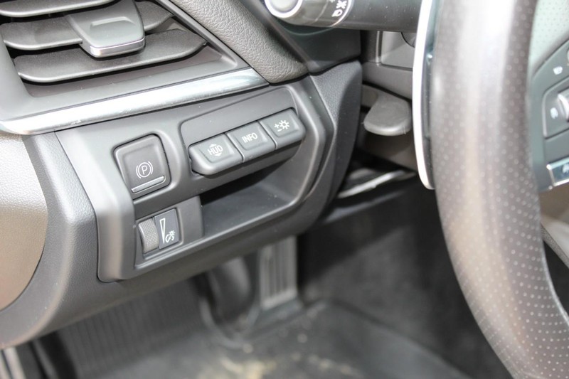 Cadillac CT4 Vehicle Full-screen Gallery Image 19