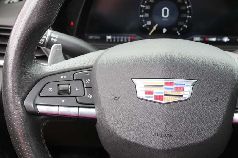 Cadillac CT4 Vehicle Full-screen Gallery Image 24