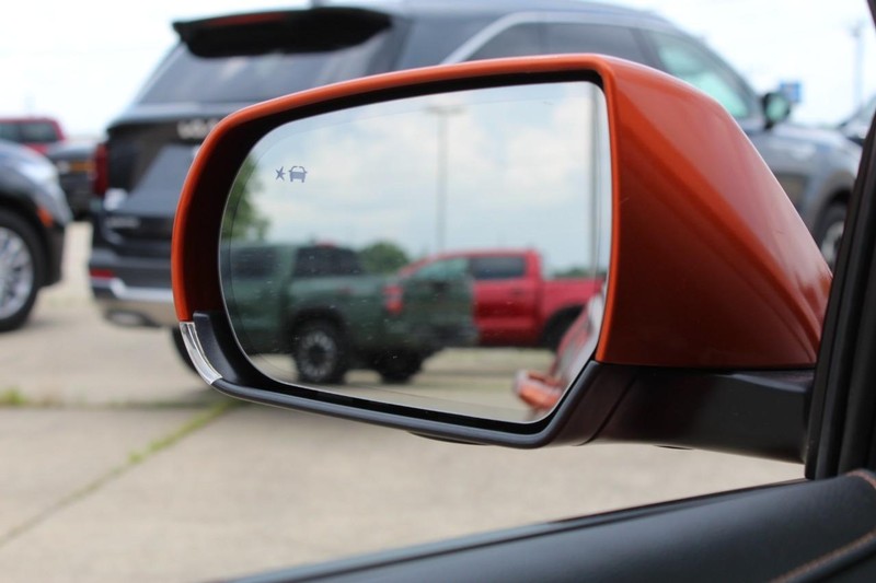 Cadillac CT4 Vehicle Full-screen Gallery Image 30