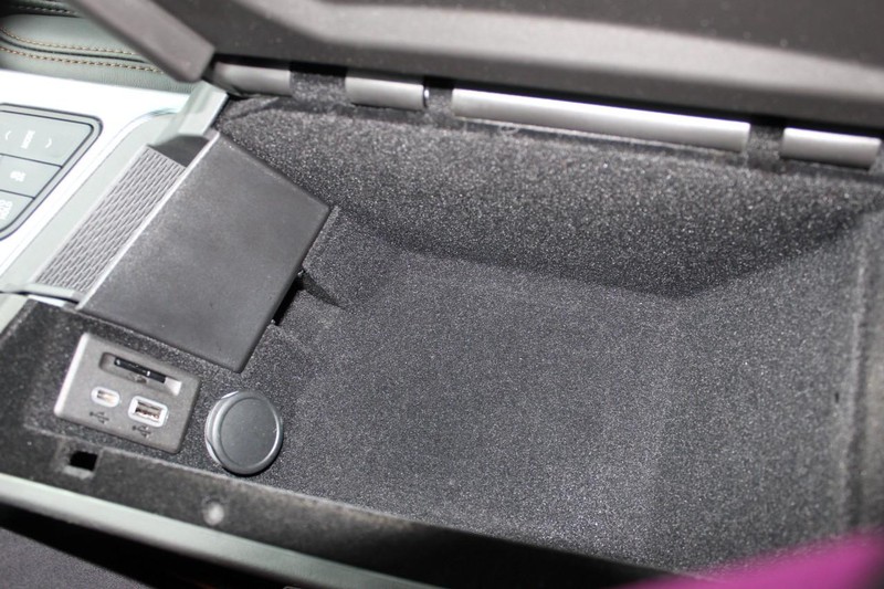 Cadillac CT4 Vehicle Full-screen Gallery Image 41