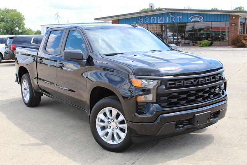 Chevrolet Silverado 1500 Vehicle Full-screen Gallery Image 02