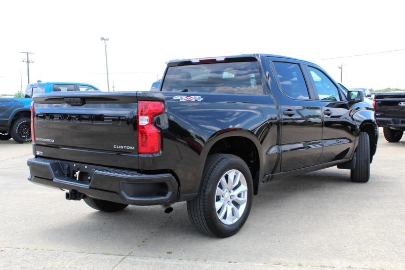 Chevrolet Silverado 1500 Vehicle Full-screen Gallery Image 04