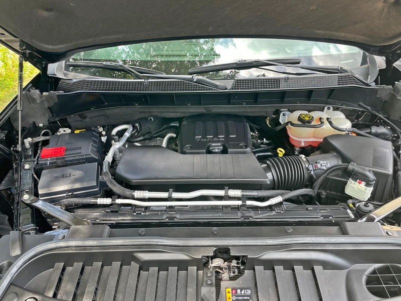 Chevrolet Silverado 1500 Vehicle Full-screen Gallery Image 11