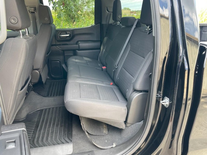 Chevrolet Silverado 1500 Vehicle Full-screen Gallery Image 16