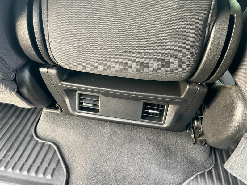 Chevrolet Silverado 1500 Vehicle Full-screen Gallery Image 18