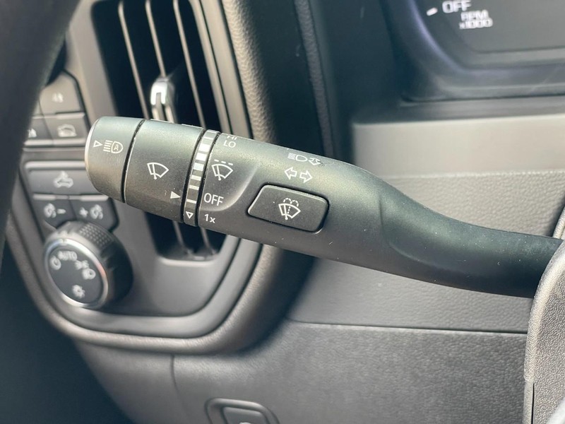 Chevrolet Silverado 1500 Vehicle Full-screen Gallery Image 28