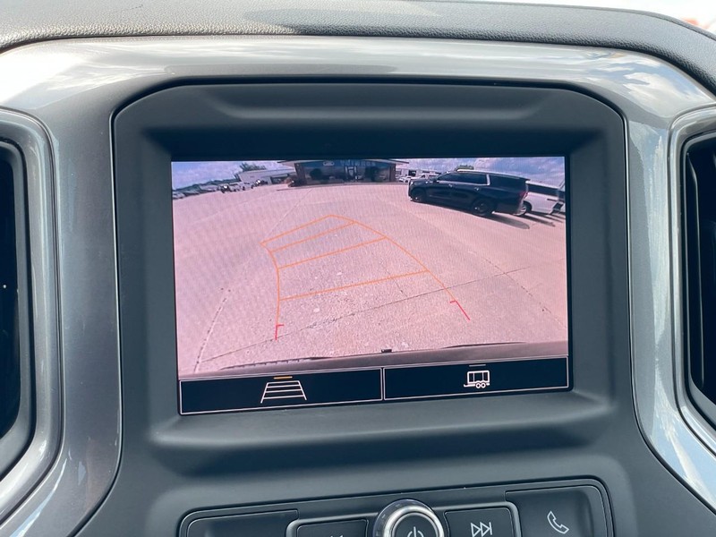 Chevrolet Silverado 1500 Vehicle Full-screen Gallery Image 34