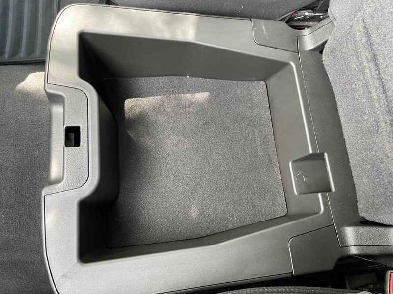 Chevrolet Silverado 1500 Vehicle Full-screen Gallery Image 43