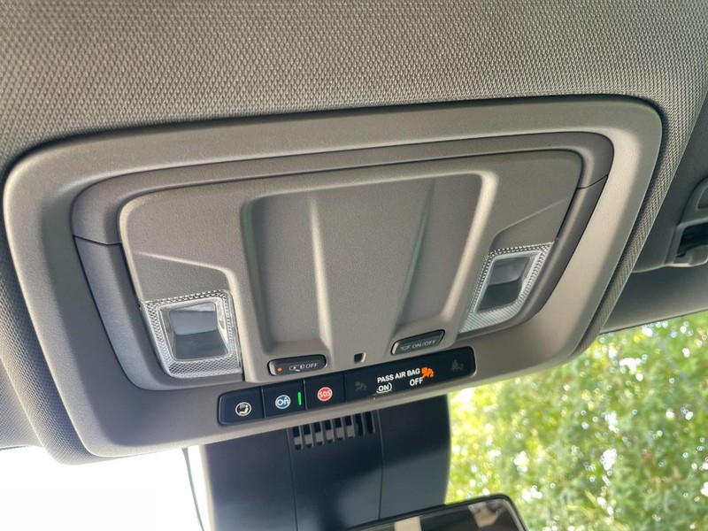 Chevrolet Silverado 1500 Vehicle Full-screen Gallery Image 45