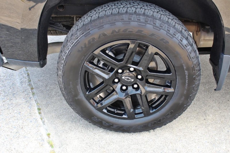 Chevrolet Silverado 1500 Vehicle Full-screen Gallery Image 10