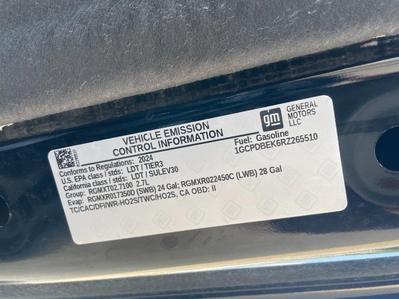 Chevrolet Silverado 1500 Vehicle Full-screen Gallery Image 12