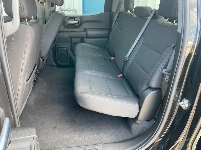 Chevrolet Silverado 1500 Vehicle Full-screen Gallery Image 16