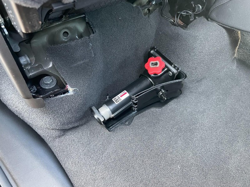 Chevrolet Silverado 1500 Vehicle Full-screen Gallery Image 18