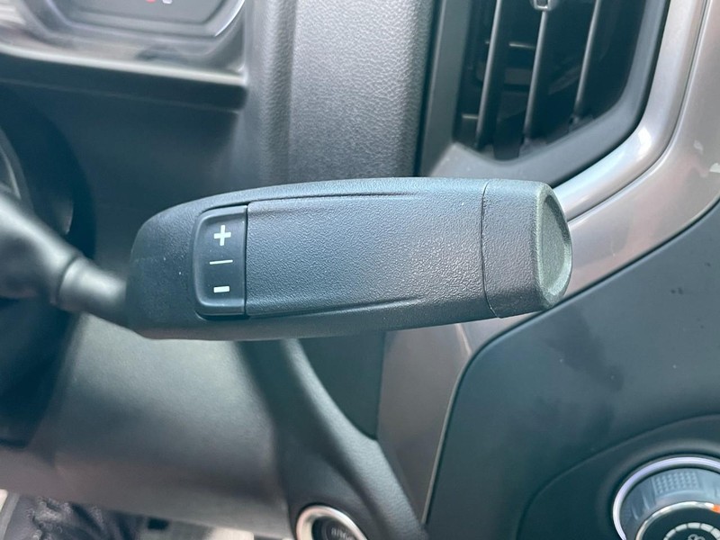 Chevrolet Silverado 1500 Vehicle Full-screen Gallery Image 29