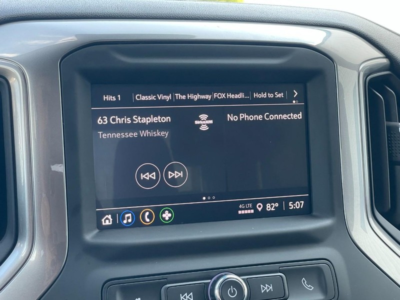 Chevrolet Silverado 1500 Vehicle Full-screen Gallery Image 33